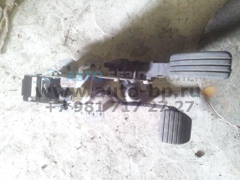 Педаль тормоза 465010021R RENAULT MEGANE 3 09-12 Педаль тормоза 465010021R RENAULT MEGANE 3 09-12