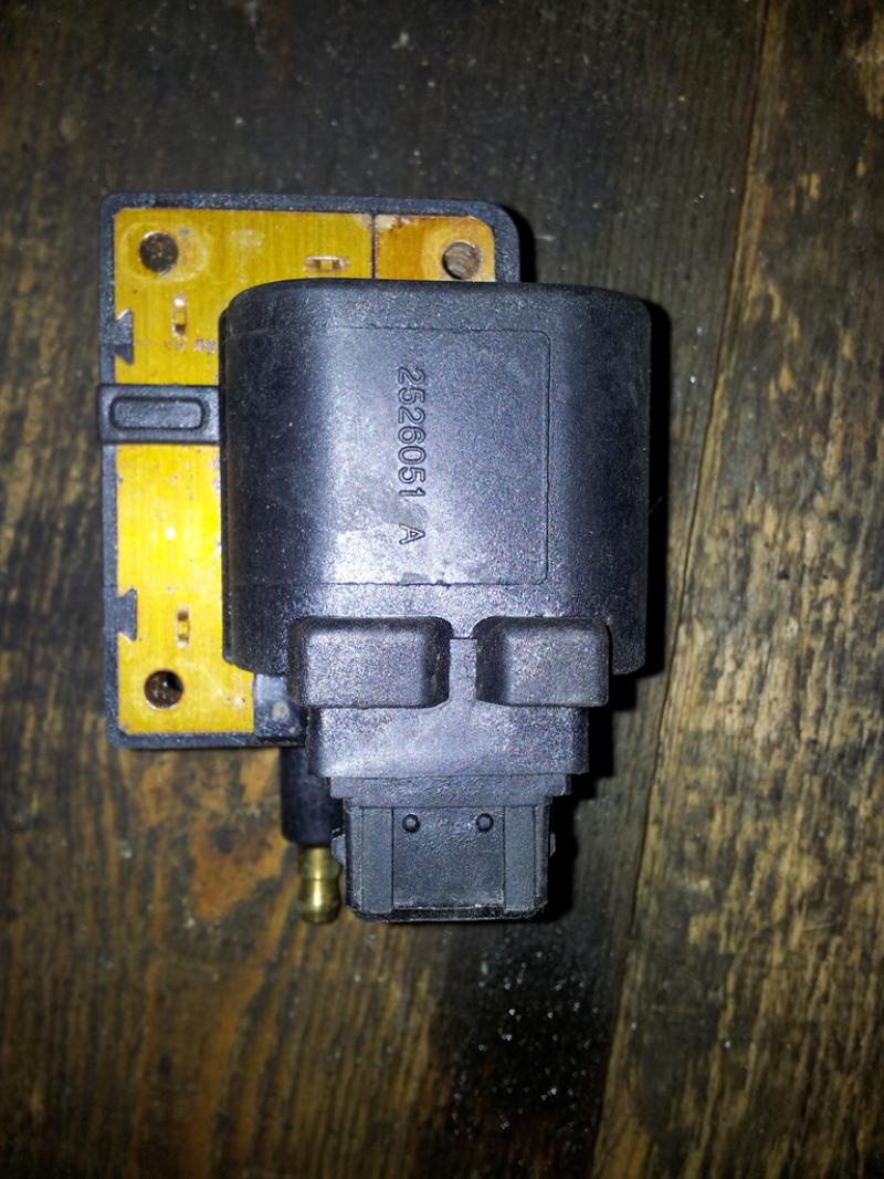 Катушка зажигания 2526051A VOLVO S40 V40 96- Катушка зажигания 2526051A VOLVO S40 V40 96-