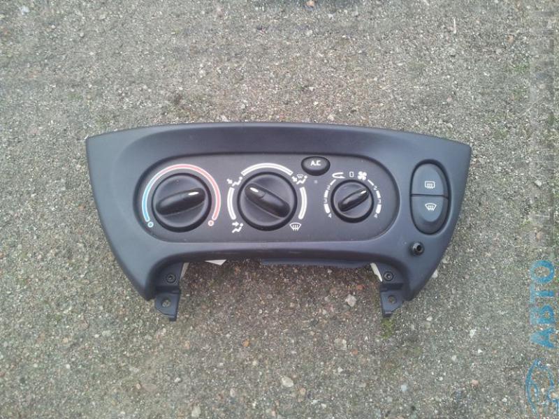 блок управления печкой 7701048355 RENAULT MEGANE 99- блок управления печкой 7701048355 RENAULT MEGANE 99-
