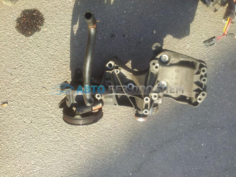 Кронштейн генератора и г/у 8200196566 RENAULT MEGANE 99- Кронштейн генератора и г/у 8200196566 RENAULT MEGANE 99-