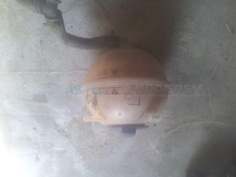Бачок расширительный 1H0121407 VW GOLF 3 Бачок расширительный 1H0121407 VW GOLF 3