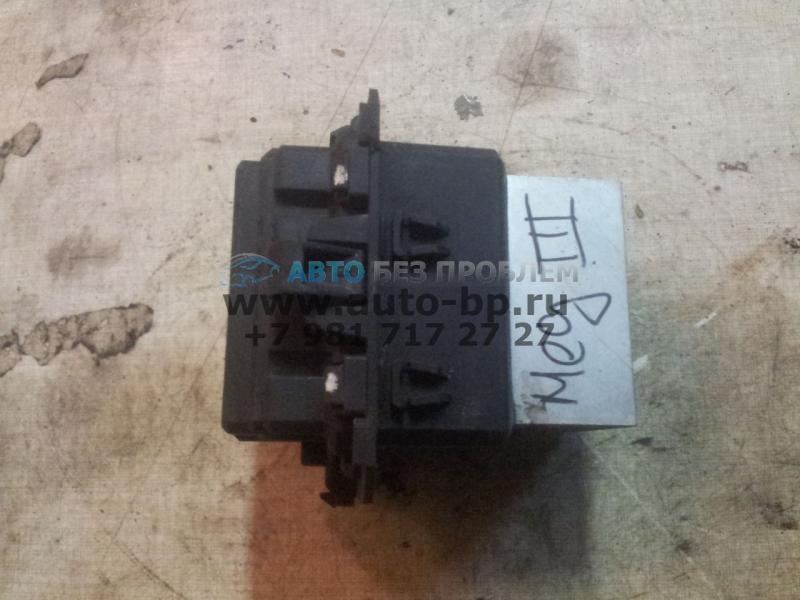 Резистор печки 245R20379J T1017845R RENAULT MEGANE 3 09-12 Резистор печки 245R20379J T1017845R RENAULT MEGANE 3 09-12