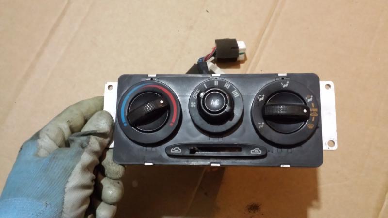 блок управления печкой OK30C61190C KIA RIO 00-02 блок управления печкой OK30C61190C KIA RIO 00-02