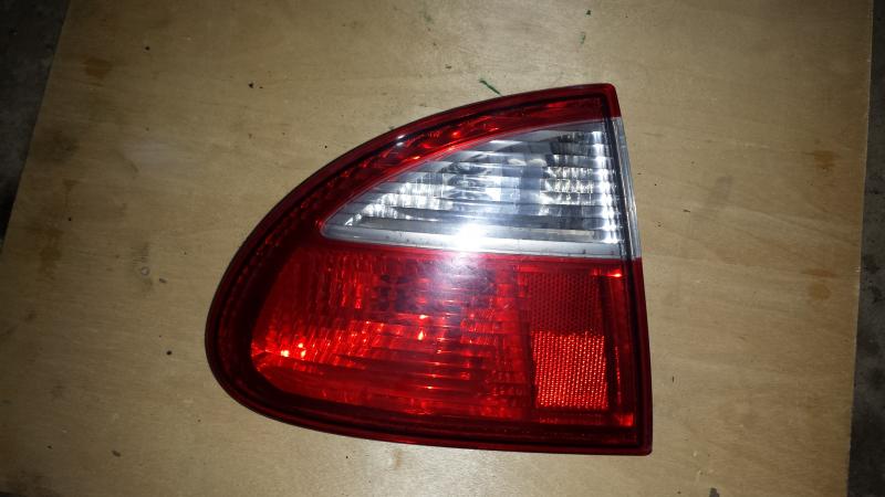 Фонарь левый наружный 1m6945095 SEAT LEON 11.99-05.05 Фонарь левый наружный 1m6945095 SEAT LEON 11.99-05.05