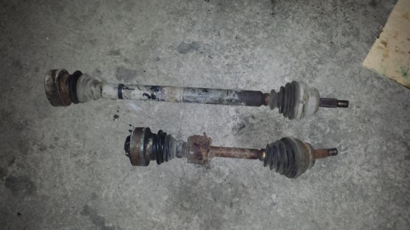 Полуось передняя левая 357407271HX VW PASSAT B4 Полуось передняя левая 357407271HX VW PASSAT B4