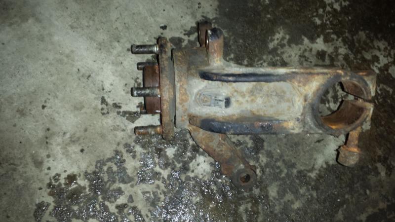 Кулак поворотный левый 4484601 FORD MONDEO 3 Кулак поворотный левый 4484601 FORD MONDEO 3