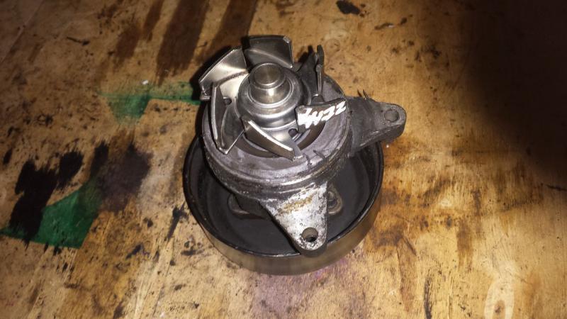 Насос водяной (помпа) 2.0 DURATEC 16V FORD MONDEO 3 Насос водяной (помпа) 2.0 DURATEC 16V FORD MONDEO 3
