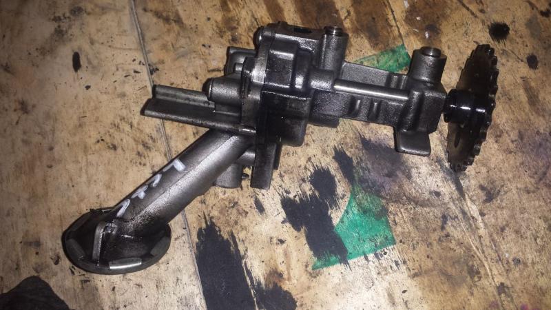 Масляный насос 7800600252 RENAULT KANGOO 03.98-12.02 Масляный насос 7800600252 RENAULT KANGOO 03.98-12.02