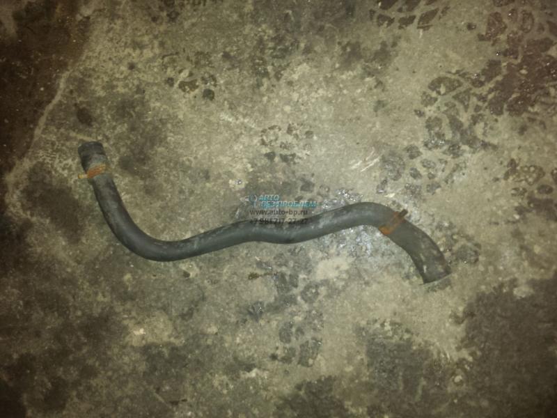Патрубок верхний VW PASSAT B4 Патрубок верхний VW PASSAT B4