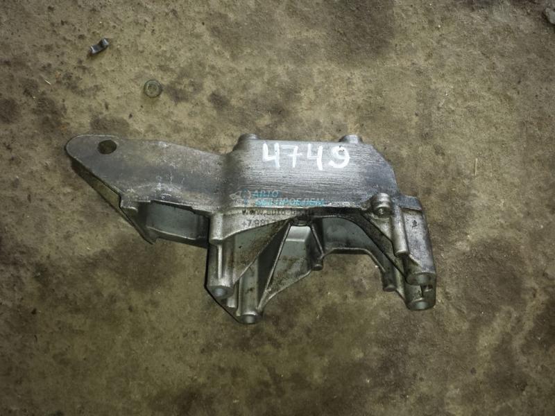 Кронштейн двигателя правый 036199275J SEAT LEON 11.99-05.05 Кронштейн двигателя правый 036199275J SEAT LEON 11.99-05.05
