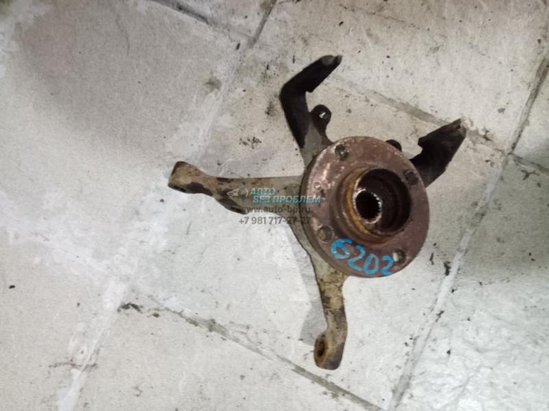 Кулак поворотный правый 357407256C VW VENTO Кулак поворотный правый 357407256C VW VENTO