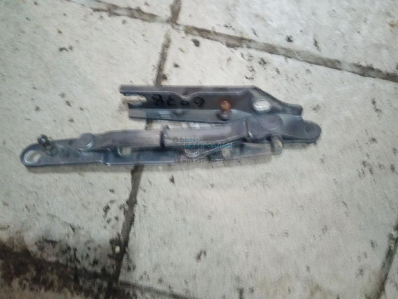 петля багажника 8A5827301B AUDI 80 (B4) петля багажника 8A5827301B AUDI 80 (B4)