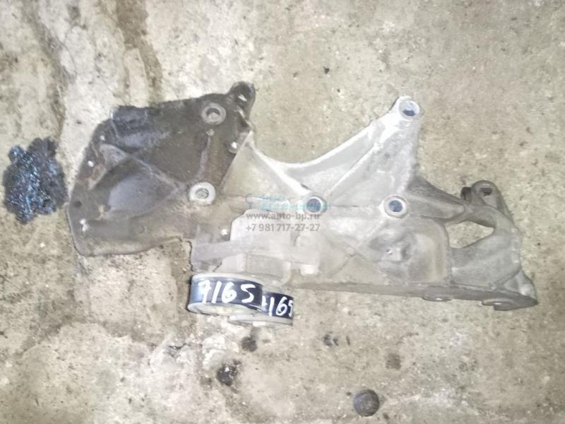 Кронштейн генератора 8200169566 688301819R RENAULT LOGAN 04-09 Кронштейн генератора 8200169566 688301819R RENAULT LOGAN 04-09