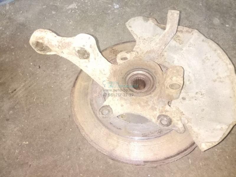 Кулак поворотный правый 357407256C VW PASSAT B3 Кулак поворотный правый 357407256C VW PASSAT B3