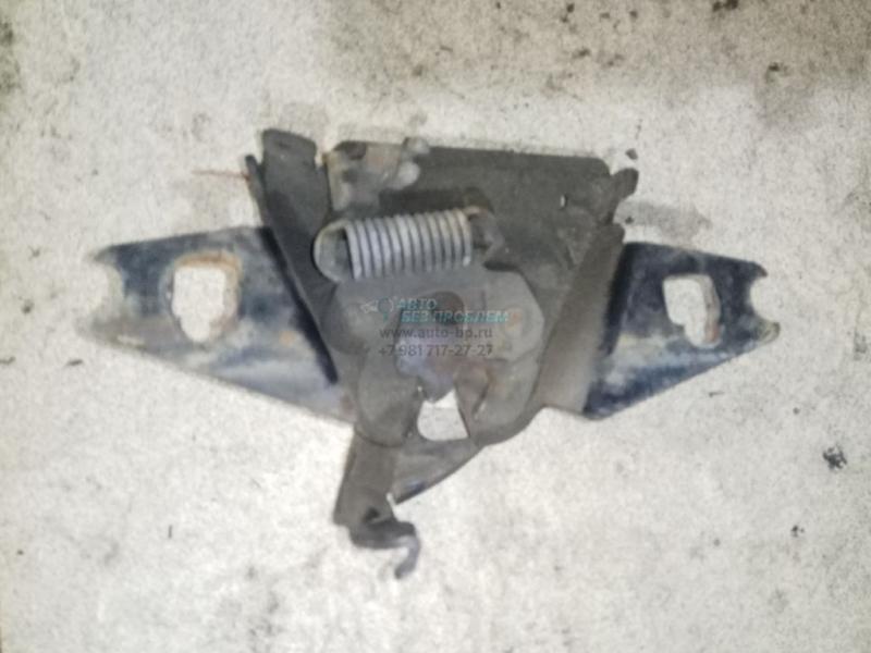 Замок капота 867823509 VW PASSAT B3 Замок капота 867823509 VW PASSAT B3