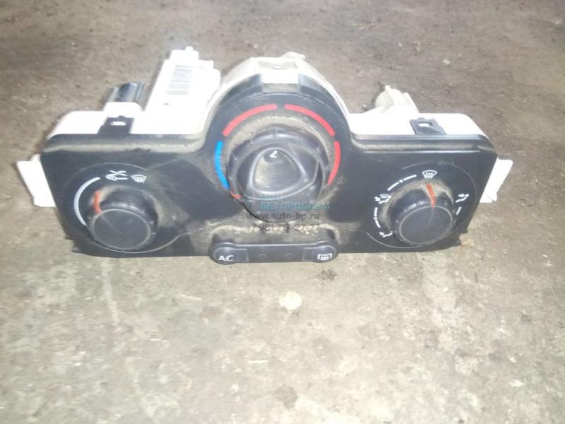 блок управления печкой 7701055146 RENAULT MEGANE 2 06-09 блок управления печкой 7701055146 RENAULT MEGANE 2 06-09