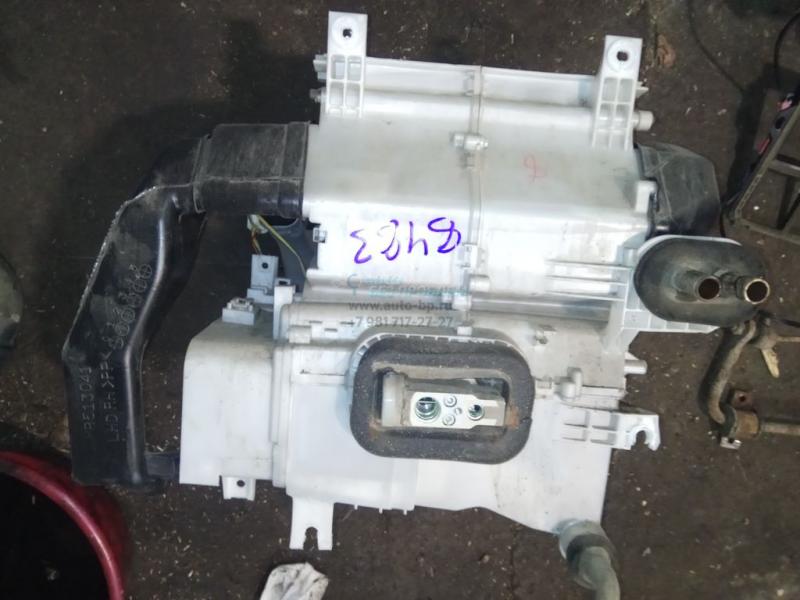 Корпус отопителя MR513028 MITSUBISHI LANCER 9 03- Корпус отопителя MR513028 MITSUBISHI LANCER 9 03-