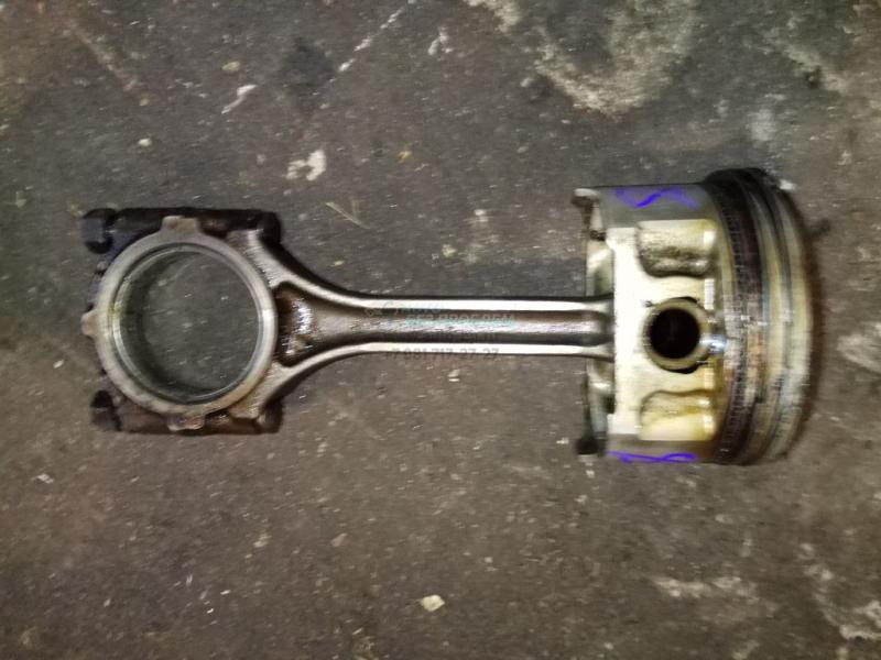 Поршень с шатуном MD371686 MD312667 MITSUBISHI LANCER 9 03- Поршень с шатуном MD371686 MD312667 MITSUBISHI LANCER 9 03-