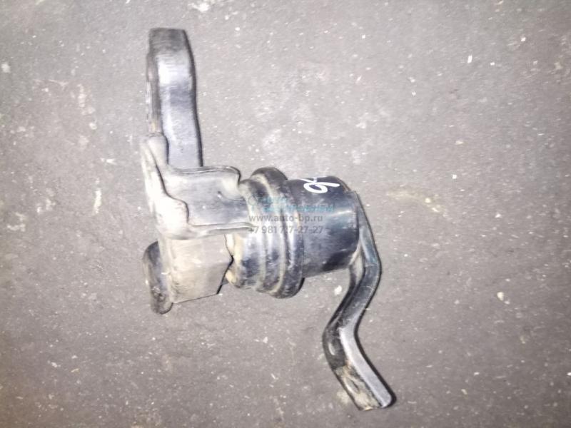 Опора двигателя правая A211001310 CHERY Fora (A21) Опора двигателя правая A211001310 CHERY Fora (A21)
