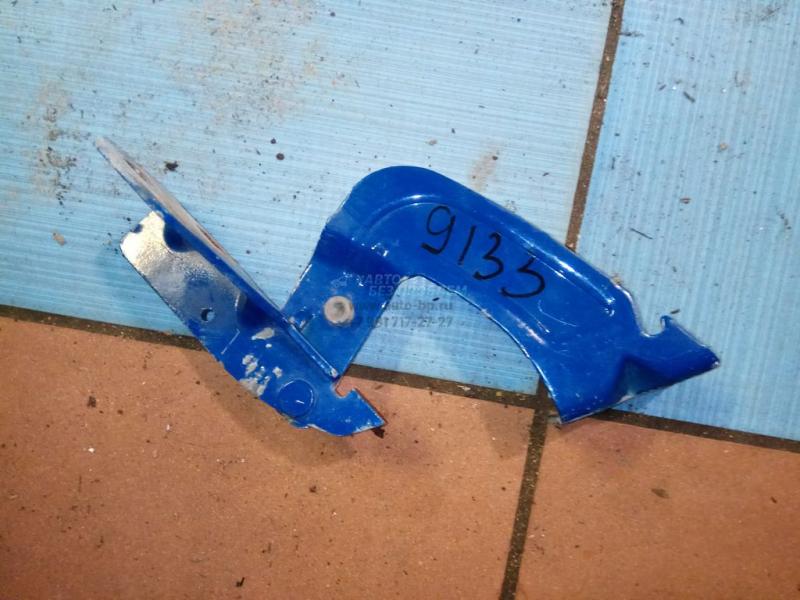 Петля капота правая 8200153071 RENAULT KANGOO 01.03-01.08 Петля капота правая 8200153071 RENAULT KANGOO 01.03-01.08