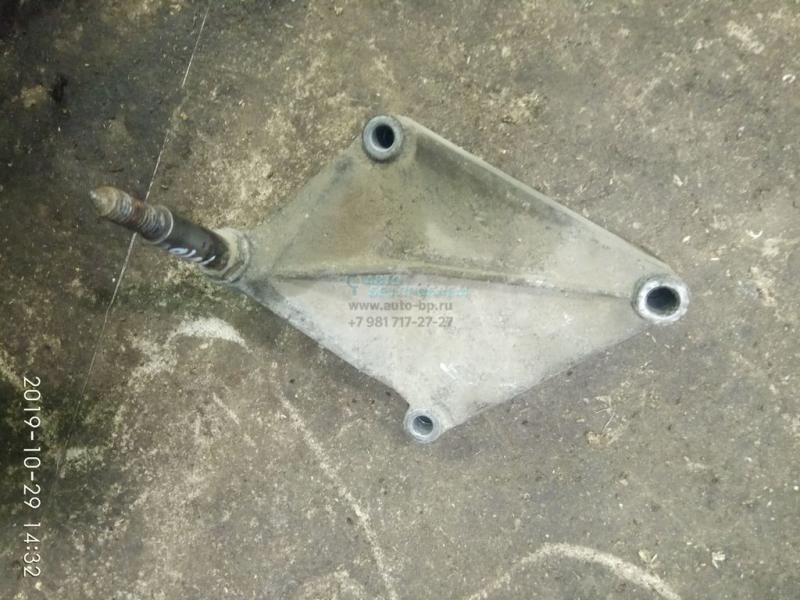 Кронштейн КПП 7700832251 RENAULT MEGANE 99- Кронштейн КПП 7700832251 RENAULT MEGANE 99-
