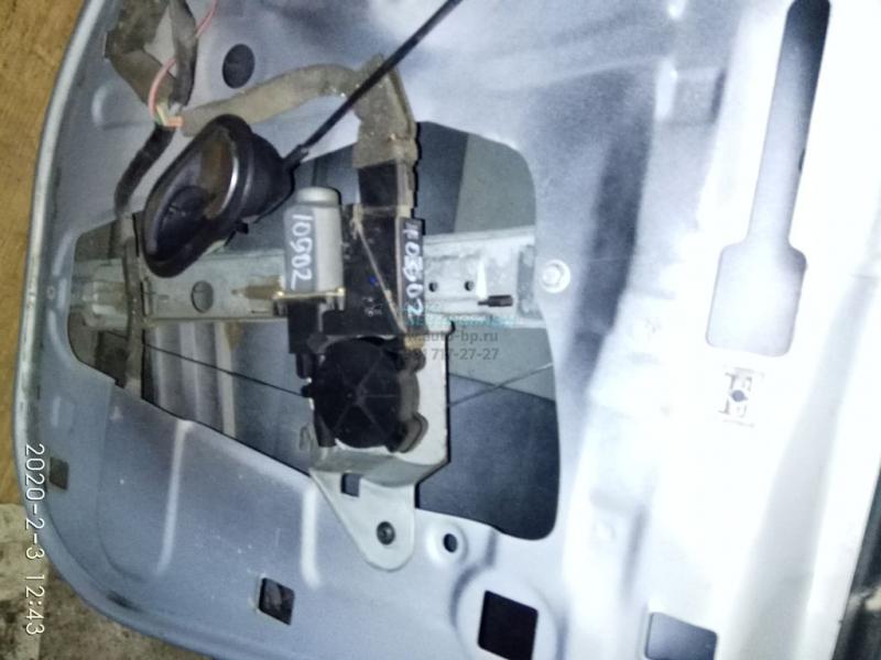 Стеклоподьемник задней двери левой (электрический) 8201010924 RENAULT MEGANE 2 03-06 Стеклоподьемник задней двери левой (электрический) 8201010924 RENAULT MEGANE 2 03-06