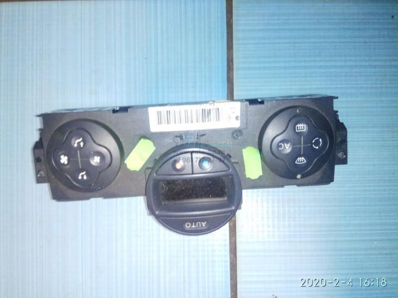 Блок управления климатом 8200070752 RENAULT MEGANE 2 03-06 Блок управления климатом 8200070752 RENAULT MEGANE 2 03-06