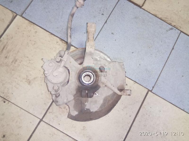 Кулак поворотный правый 357407256C VW GOLF 3 Кулак поворотный правый 357407256C VW GOLF 3