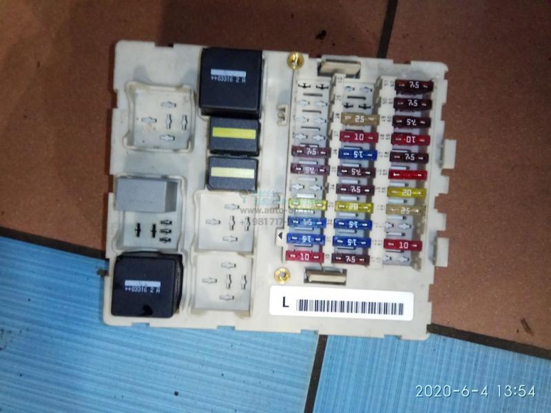 Блок предохранителей 2M5T14A073BE FORD FOCUS 98- Блок предохранителей 2M5T14A073BE FORD FOCUS 98-