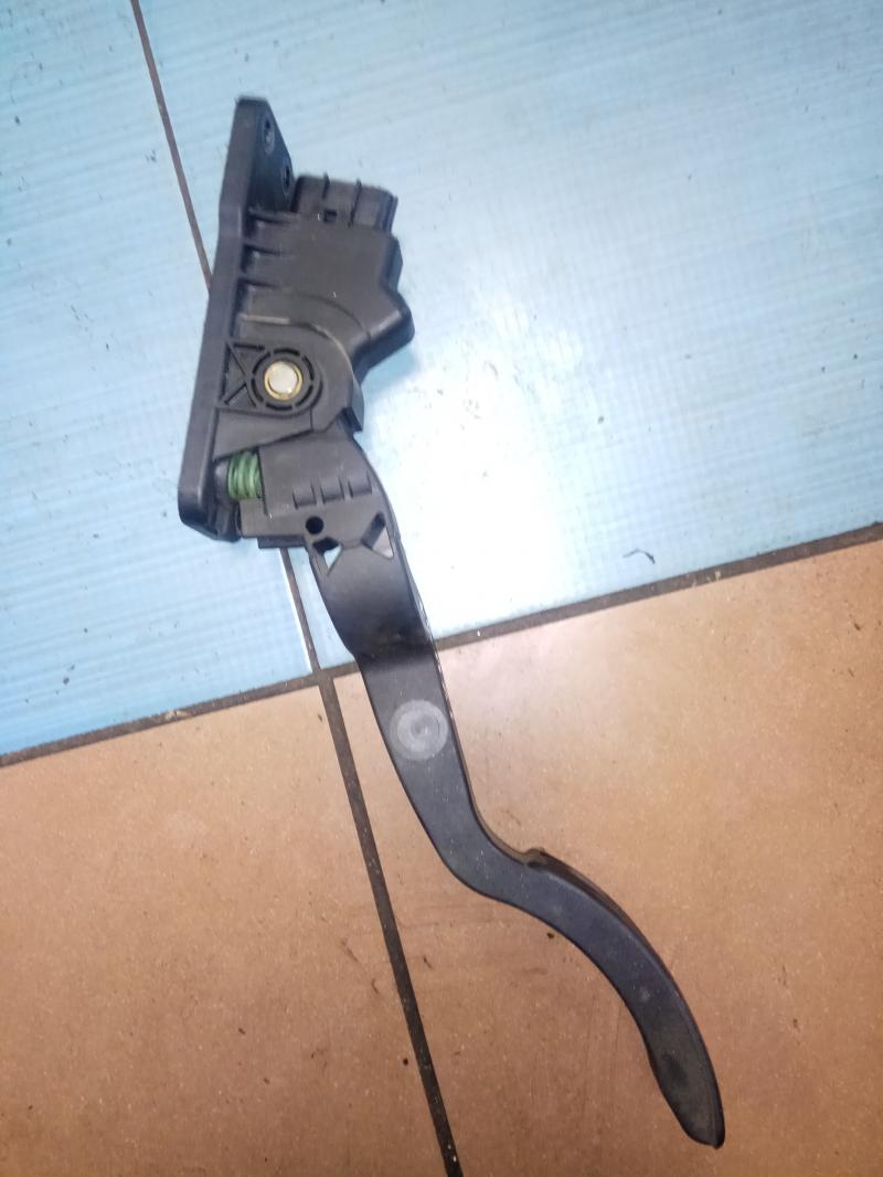 Педаль газа A211108010 CHERY Fora (A21) Педаль газа A211108010 CHERY Fora (A21)