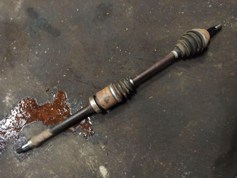 Полуось передняя правая 1348325 FORD FOCUS 98- Полуось передняя правая 1348325 FORD FOCUS 98-
