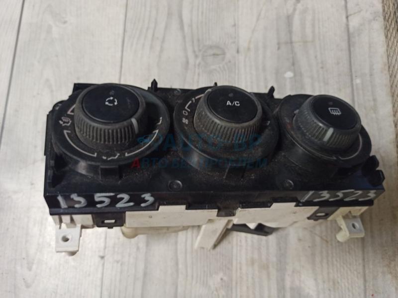 блок управления печкой 69947013 PEUGEOT 308 07- блок управления печкой 69947013 PEUGEOT 308 07-