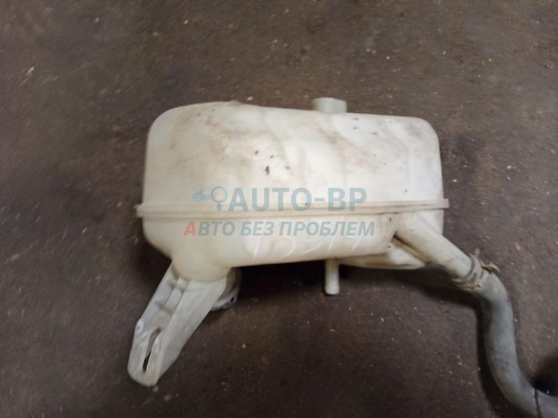 Бачок расширительный 8200273157 RENAULT MEGANE 2 06-09 Бачок расширительный 8200273157 RENAULT MEGANE 2 06-09