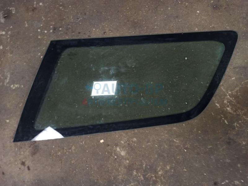 Стекло кузовное глухое правое YS4Z7429710AA FORD FOCUS 98- Стекло кузовное глухое правое YS4Z7429710AA FORD FOCUS 98-