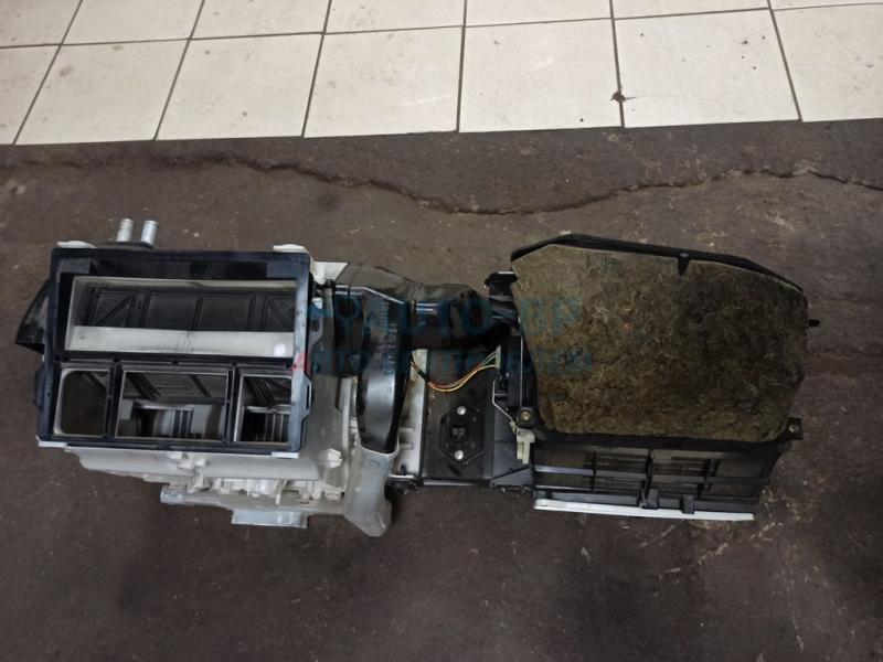 Корпус отопителя MR513028 MITSUBISHI LANCER 9 03- Корпус отопителя MR513028 MITSUBISHI LANCER 9 03-