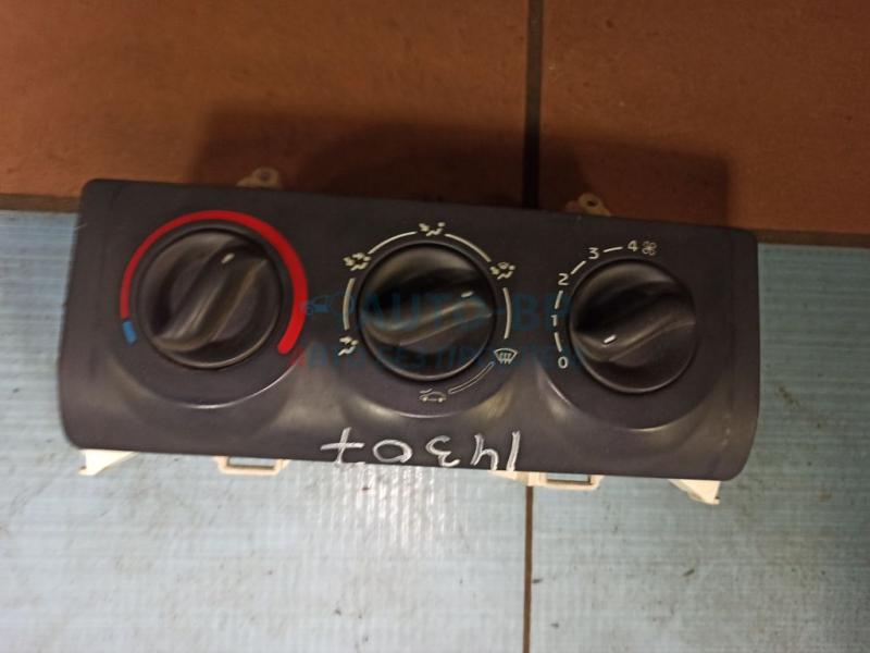 блок управления печкой 8200147154 RENAULT CLIO SYMBOL 01-08 блок управления печкой 8200147154 RENAULT CLIO SYMBOL 01-08