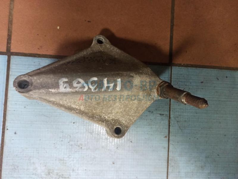 Кронштейн КПП 8200205568 RENAULT CLIO SYMBOL 01-08 Кронштейн КПП 8200205568 RENAULT CLIO SYMBOL 01-08