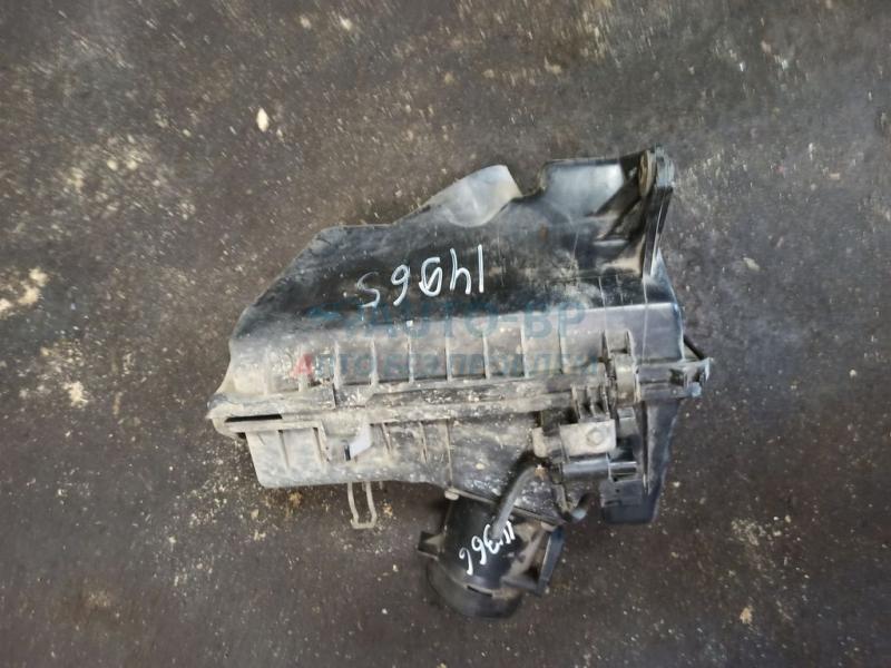 Корпус воздушного фильтра AJ5113320 MAZDA MPV 02-04 Корпус воздушного фильтра AJ5113320 MAZDA MPV 02-04