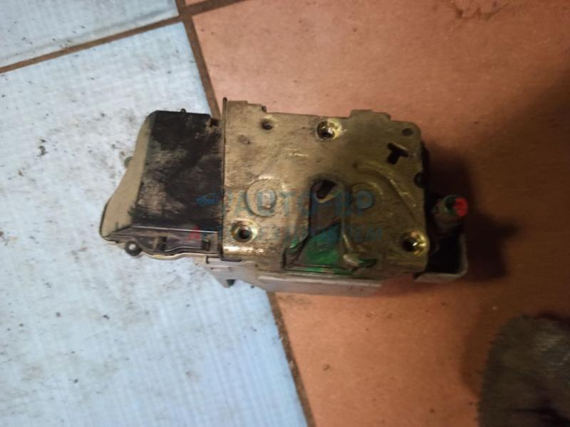 Замок двери задней правой 913870 PEUGEOT 406 Замок двери задней правой 913870 PEUGEOT 406