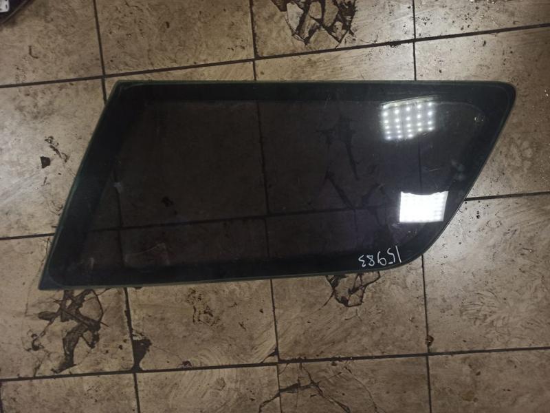 Стекло кузовное глухое правое YS4Z7429710AA FORD FOCUS 98- Стекло кузовное глухое правое YS4Z7429710AA FORD FOCUS 98-