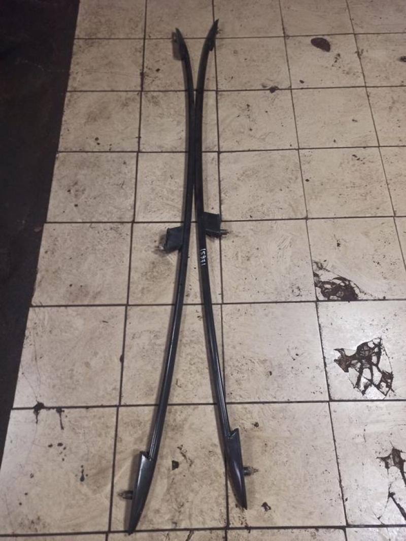 К-кт рейлингов (планки на крышу) 1207761 1207762 FORD FOCUS 98- К-кт рейлингов (планки на крышу) 1207761 1207762 FORD FOCUS 98-