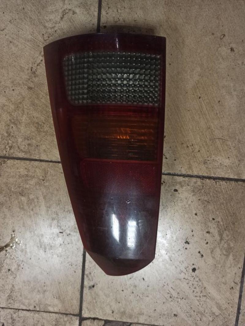 Фонарь задний правый 1233322 FORD FOCUS 98- Фонарь задний правый 1233322 FORD FOCUS 98-