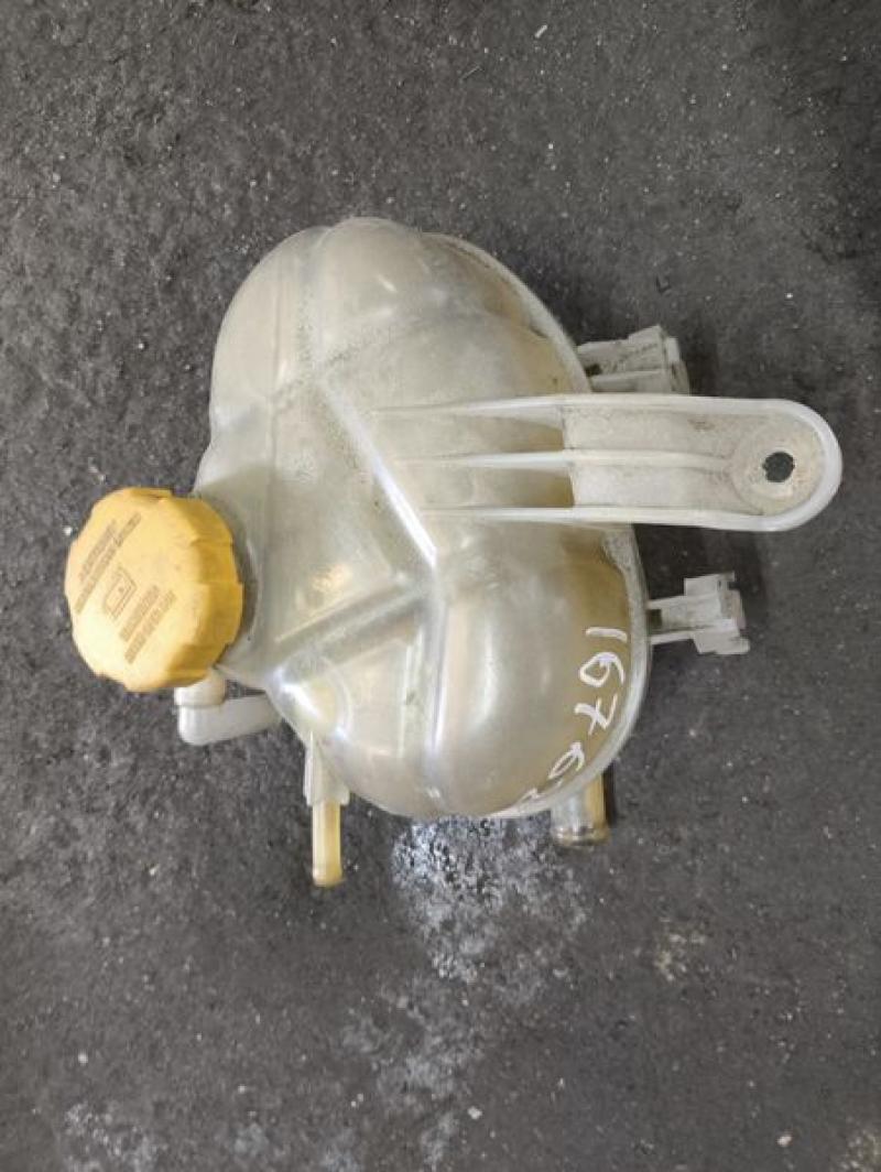 Бачок расширительный 55702164 1304527 OPEL CORSA D Бачок расширительный 55702164 1304527 OPEL CORSA D